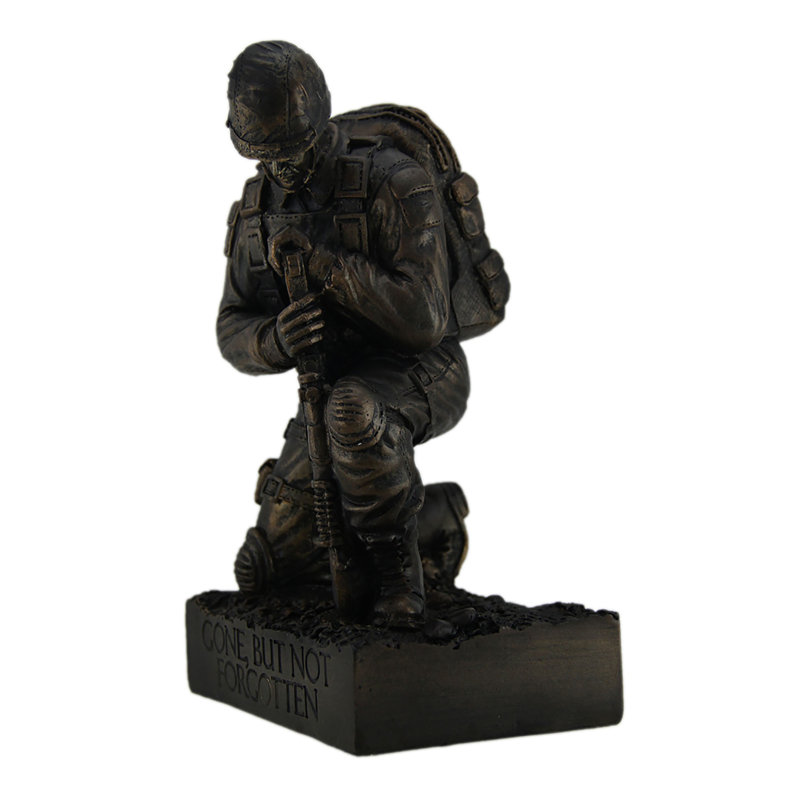 Keneth Statue