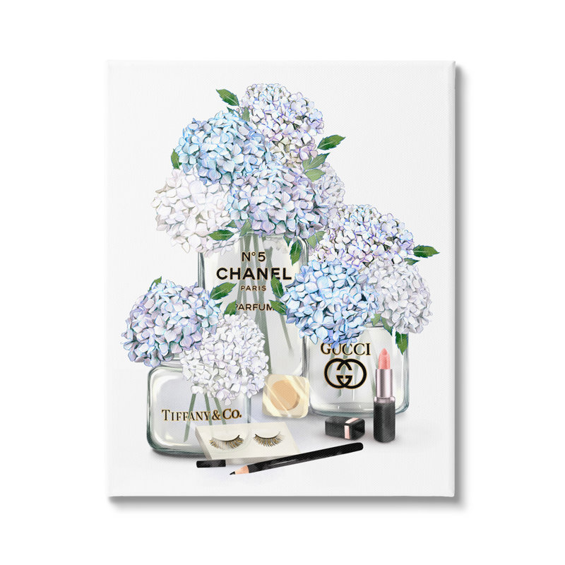 Bouteilles de parfum Glam White Blue Hydrangeas, Toile tendue, H 30 po x l 24 po x P 1,5 po