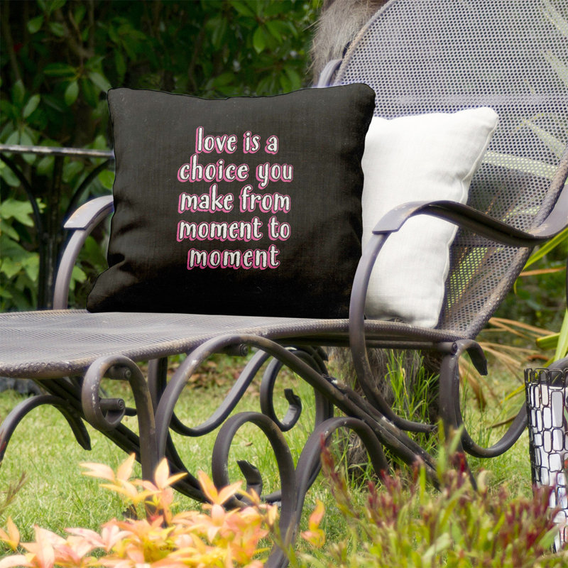 Coussin décoratif d’intérieur/d’extérieur love is choice, 18 po x 18 po, Rose