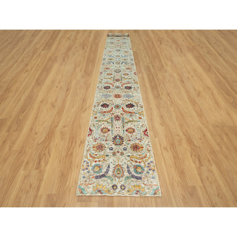 Tapis de couloir unique en laine 2 pi 7 po x 18 pi Ceclia Beige