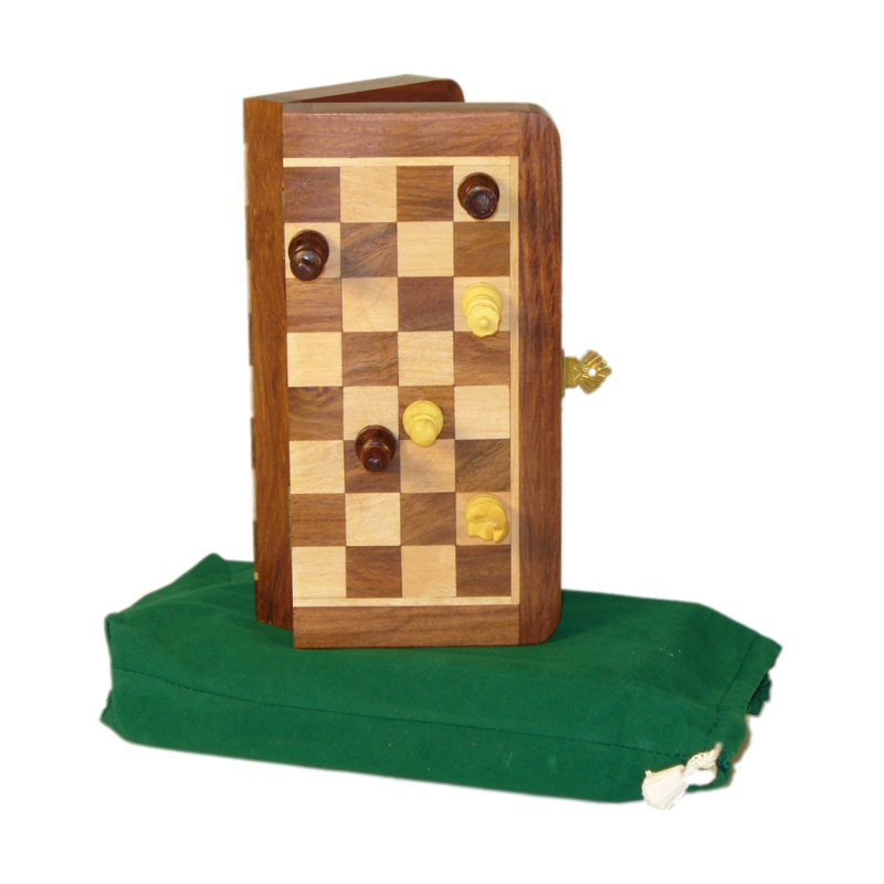 Compact Wooden Magnetic Folding Travel Chess Set