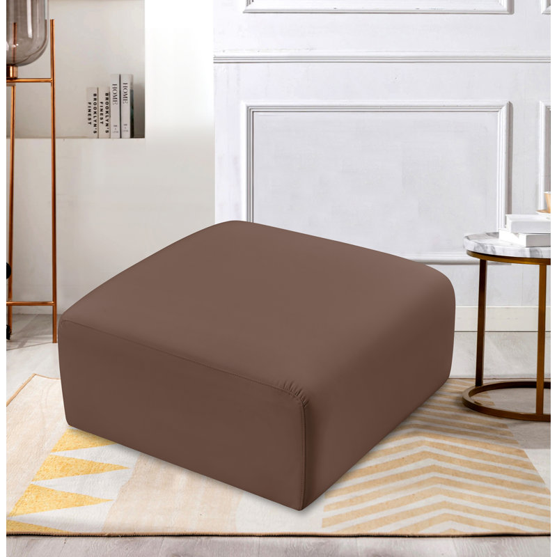 Repose-pieds carré capitonné standard en cuir végétalien Hristea de 31 po de largeur, Cuir brun végétalien