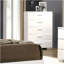 Commode 1 pièce à cinq tiroirs de style contemporain avec accents chromés blanc brillant et finition chromée