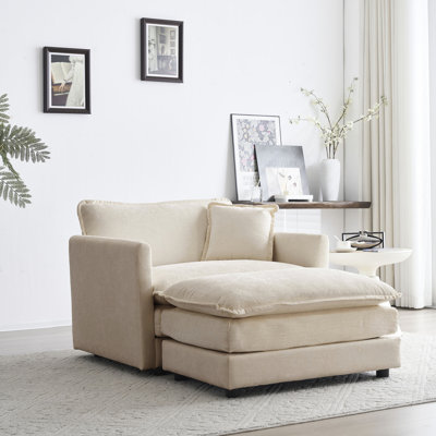 Chaise d'appoint rembourrée en chenille beige avec base en bois massif, tissu relaxant pour un usage domestique, coussin moelleux, confortable