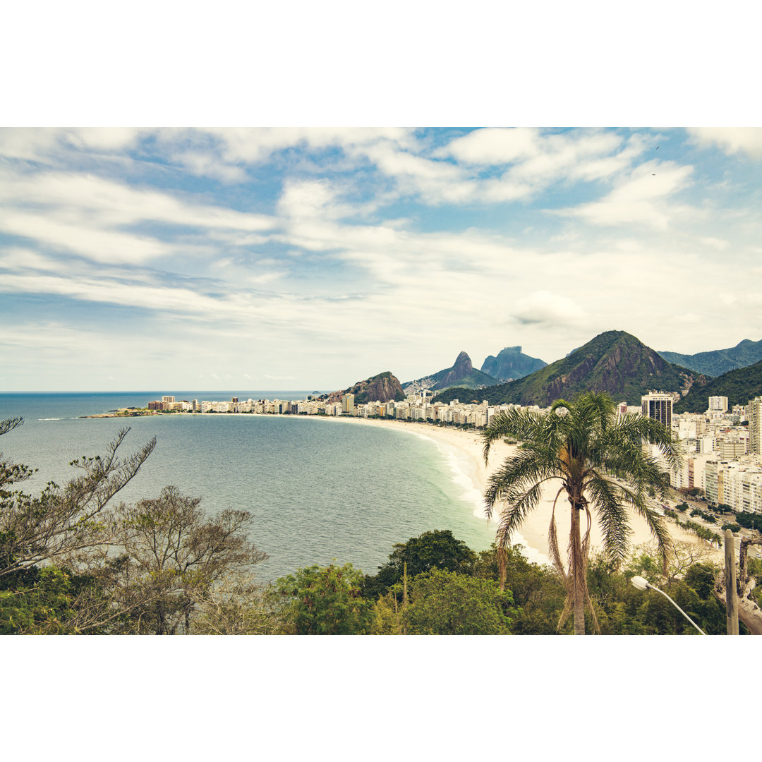 Copacabana Beach von JohnnyGreig - Leinwandbild