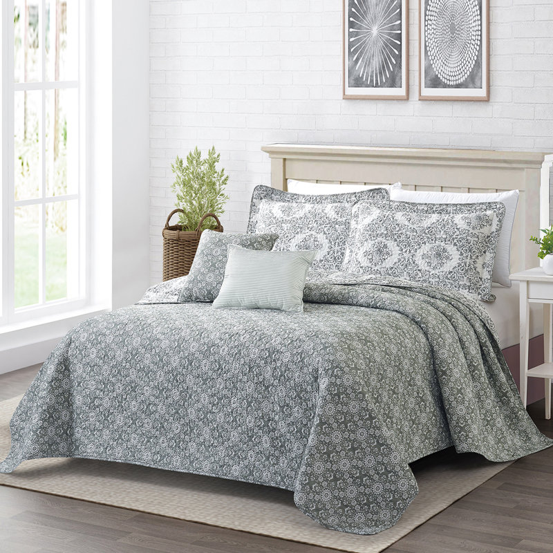 5 Piece Legacy Printed Microfiber Quilts Set, Queen Quilt  + 2 20" x 26" Shams + 2 Throw Pillows