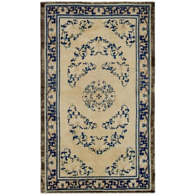 Tapis ancien chinois Ningxia à médaillon beige à champ, style Qing, années 1700, 160 x 260 cm