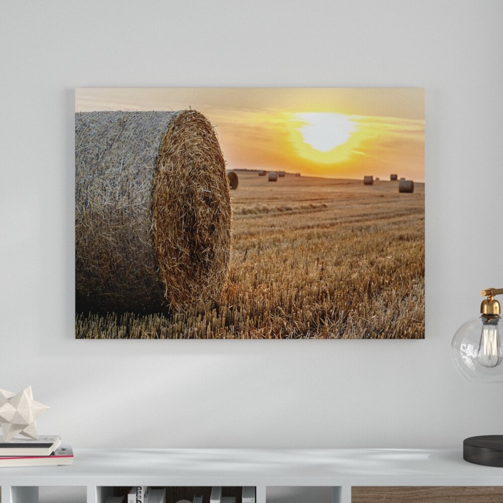 Leinwandbild „Strohballen auf Feld“, Fotodruck