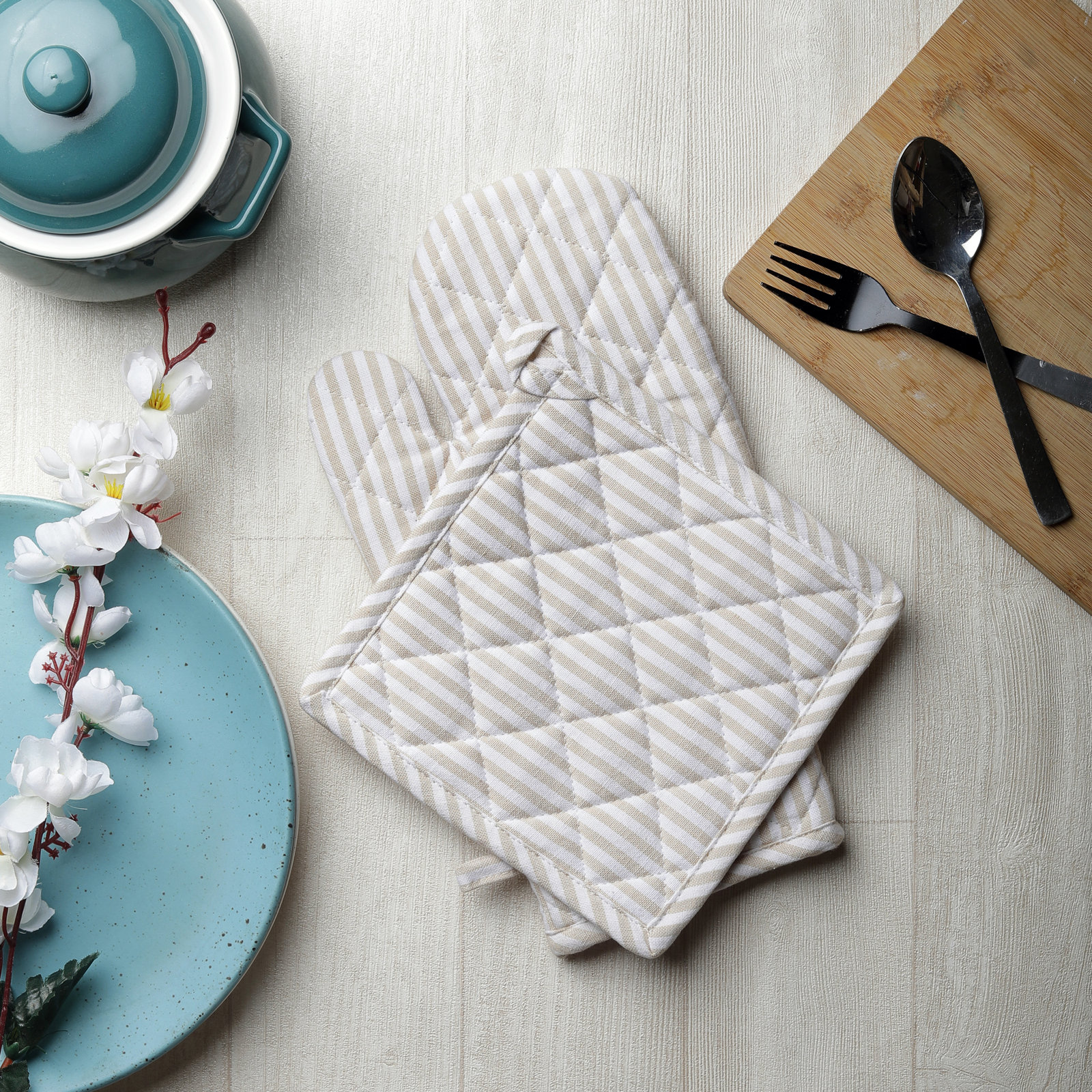 Potholder and Oven Mitt Set, Beige/White