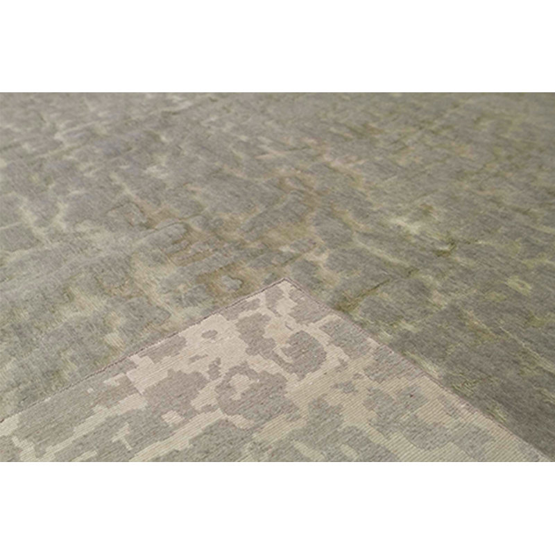 Tapis vert clair et ivoire noué à la main de haute qualité