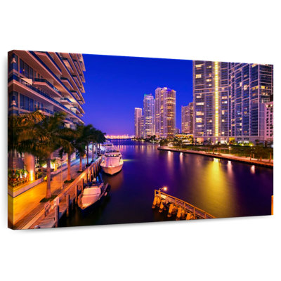 Sirpi Downtown Miami Riverwalk