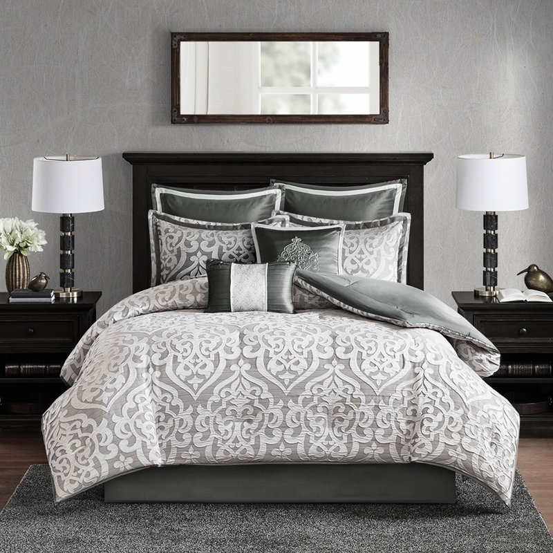 Édredon argenté grand lit. Superbe texture. Rembourrage. 8 pièces comprenant un édredon, des taies décoratives, des coussins décoratifs européens et une jupe de lit. Argent lavable à la machine. Bourre douce pour plus de chaleur.
