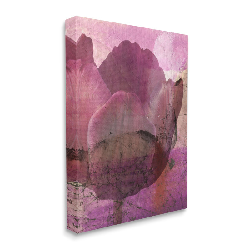 Abstrait rose tulipe vieilli, collage sur toile flottante par Michelle Oppenheimer, H 48 po x l 36 po x P 1,5 po