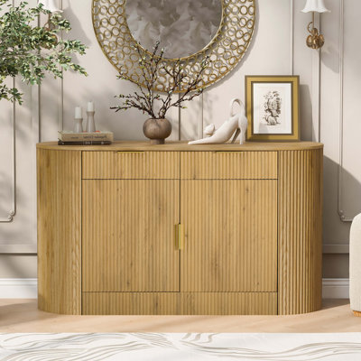 Armoire de rangement moderne 55,1 po - 2 portes et 2 tiroirs, buffet en panneau de fibres à densité moyenne avec poignées en aluminium, porte latérale incurvée et tablettes à 3 niveaux, armoire buffet pour le salon, la chambre à coucher, la salle à manger