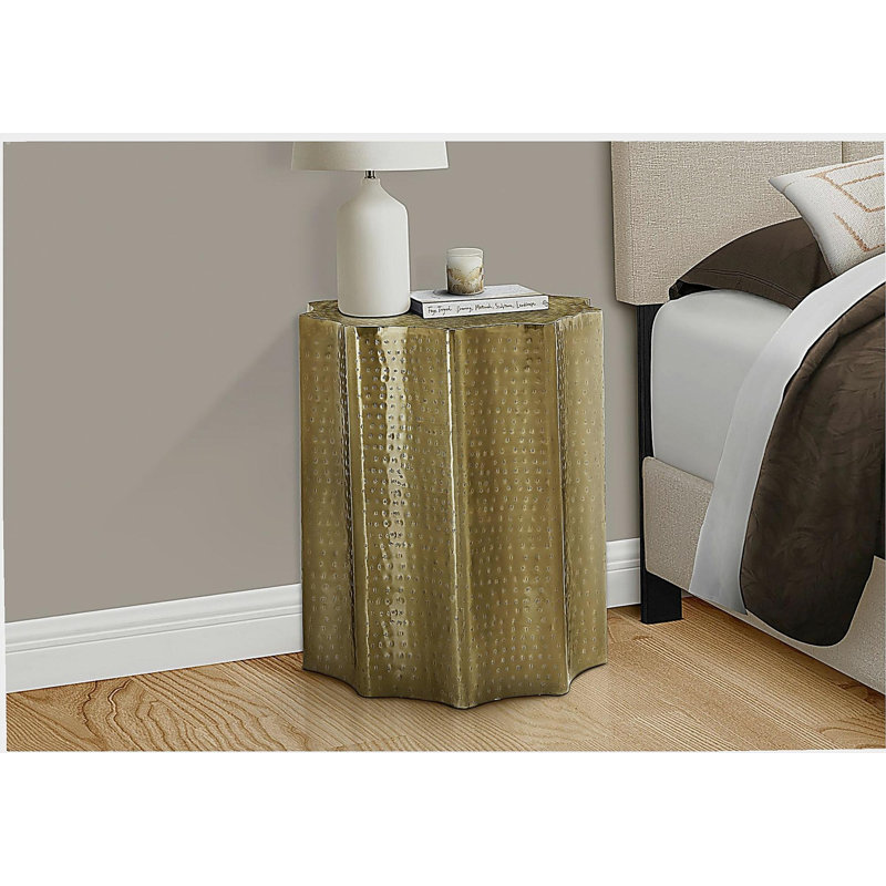 Table de bout d'appoint en métal doré, de style tambour pour chambre à coucher de salon, 20 po x 22 po, chambre à coucher contemporaine moderne avec texture martelée H 22 po