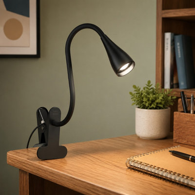 Lampe de lecture de bureau à DEL à pince avec adaptateur, dotée d'un col de cygne flexible, d'une lumière douce pour les yeux, de 3 couleurs et de 10 niveaux de luminosité pour les chambres, les bureaux et les résidences étudiantes.