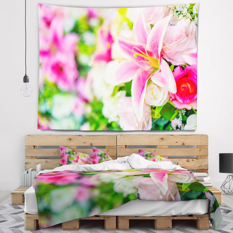 Tapisserie florale, H 78 po x l 92 po
