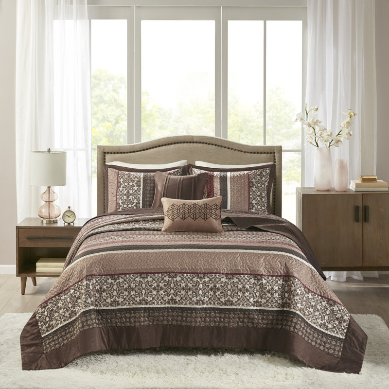 Princeton Reversible Jacquard Bedspread Set, Queen Bedspread +2 Standard Shams+2 Throw Pillows, Red/Beige/Brown