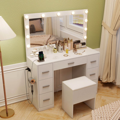 Meuble-lavabo avec miroir et lumières