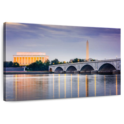 Lilie Arlington Memorial Bridge au crépuscule