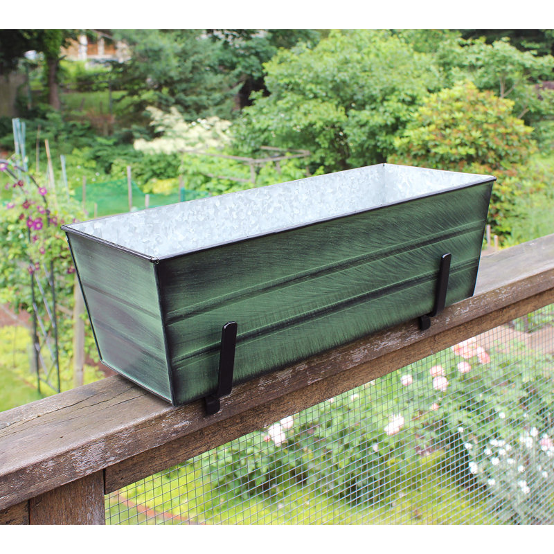 Nyback Metal Planter, Green