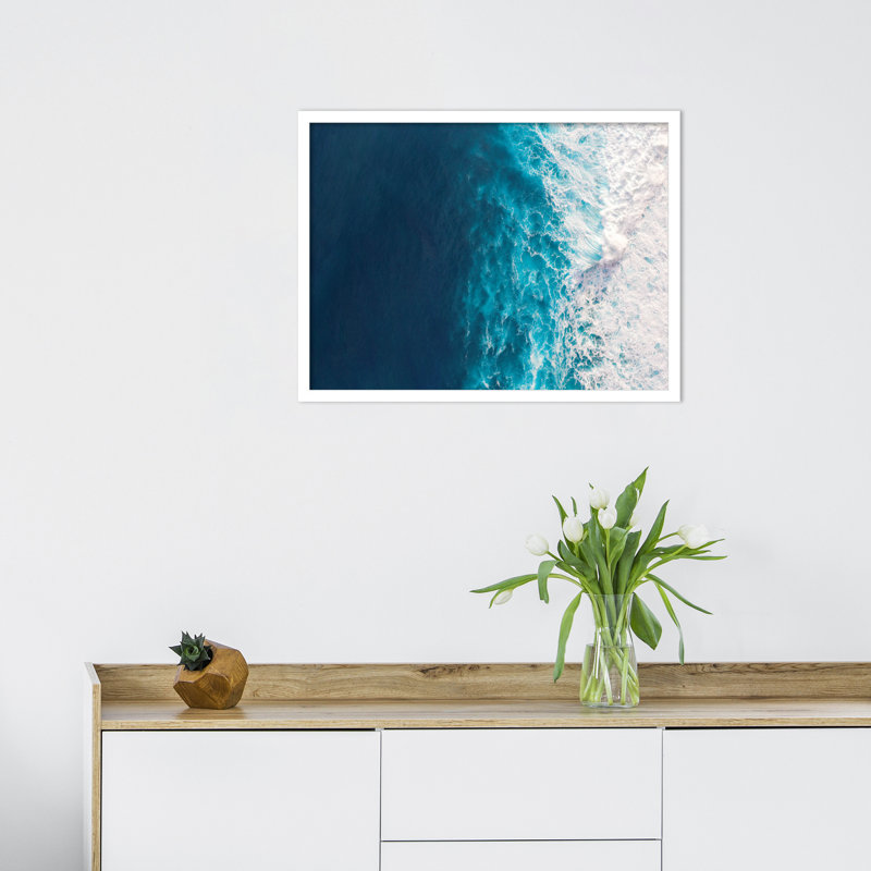 «Seascape of Splashing Waves» par The Creative Bunch Studio - impression encadrée, H 19 po x l 25 po x P 1 po, Blanc