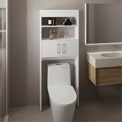 Au-dessus de l'armoire de toilette H 63 po, deux tablettes, porte double