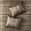 Couvre-lit réversible pour grand lit - brun / or Comprend un couvre-lit, 2 taies décoratives et des coussins décoratifs. Fabriqué de qualité supérieure pour une durabilité de luxe. Présente des feuilles, des rayures, des motifs. Orné de coutures.
