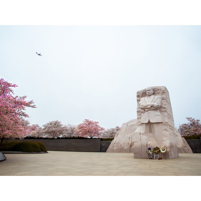 Monument commémoratif du Dr Martin Luther King Jr. par Scott Wurzel, H 24 po x l 32 po, Toile tendue