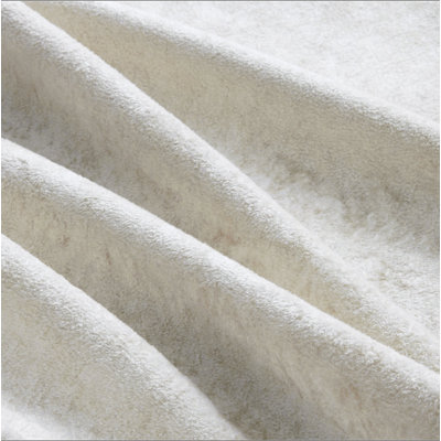 Avec 2 repose-pieds, tissu de velours respirant, jupe à pampilles, canapé de style Chesterfield, combinaison libre, accoudoirs carrés légèrement courbés, base en bois de qualité supérieure, facile à assembler, pour le salon
