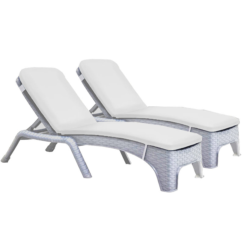 Outdoor Wicker Chaise Lounge , Cushion Included, Gray, Cream