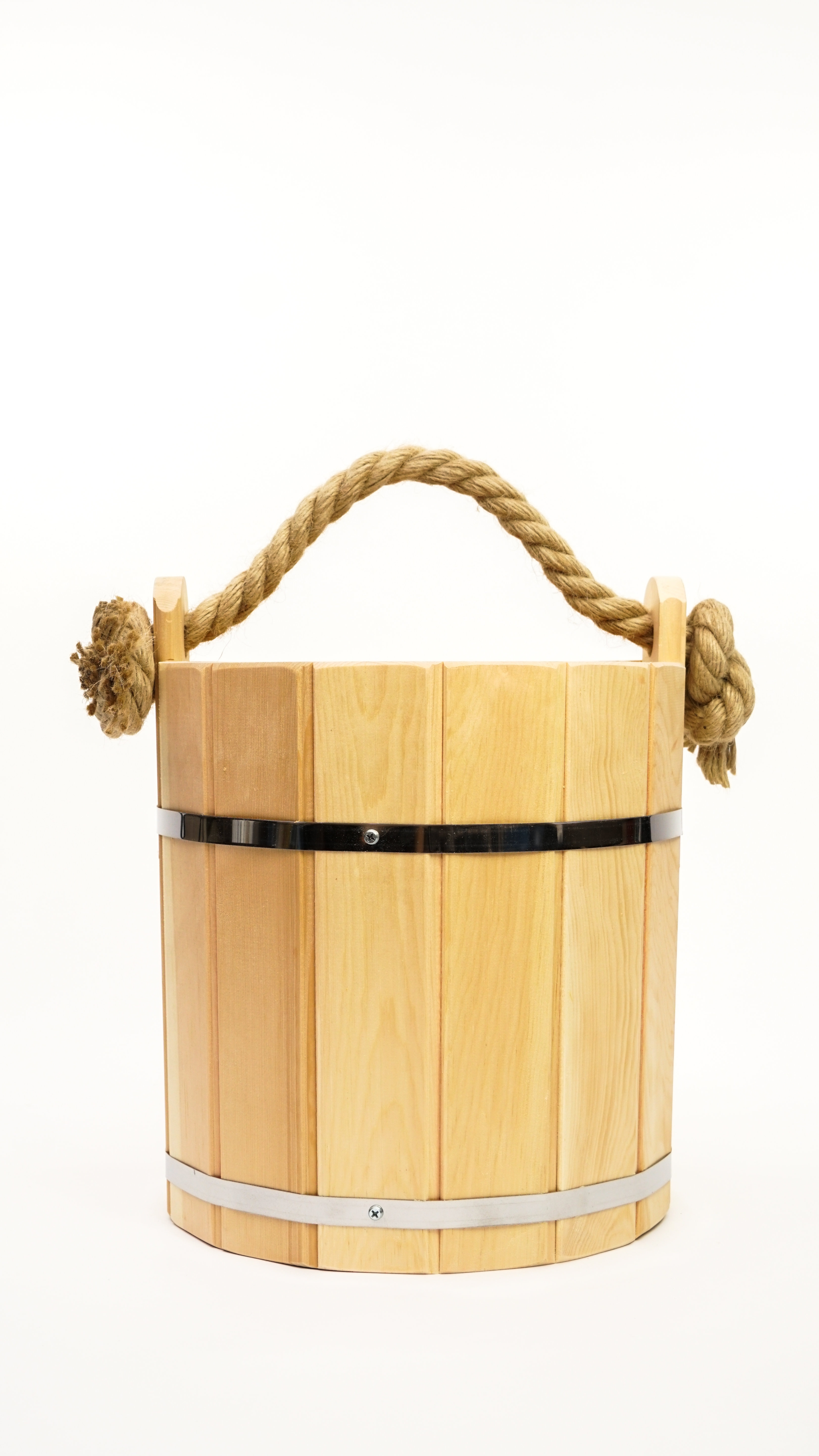 WOODEN BUCKET IN DIAMETER 15 CM WITH CORD AS A HANDLE