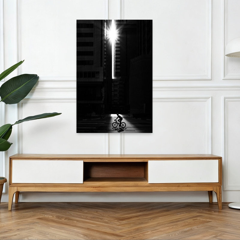 Silhouettes de cycliste, rayon de soleil, art contemporain abstrait, art mural urbain, 48" H x 32" W