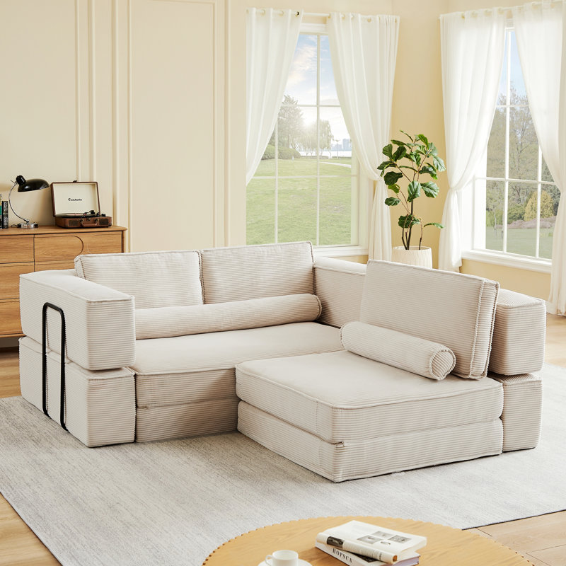 Canapé moderne avec des combinaisons polyvalentes, parfait pour le salon