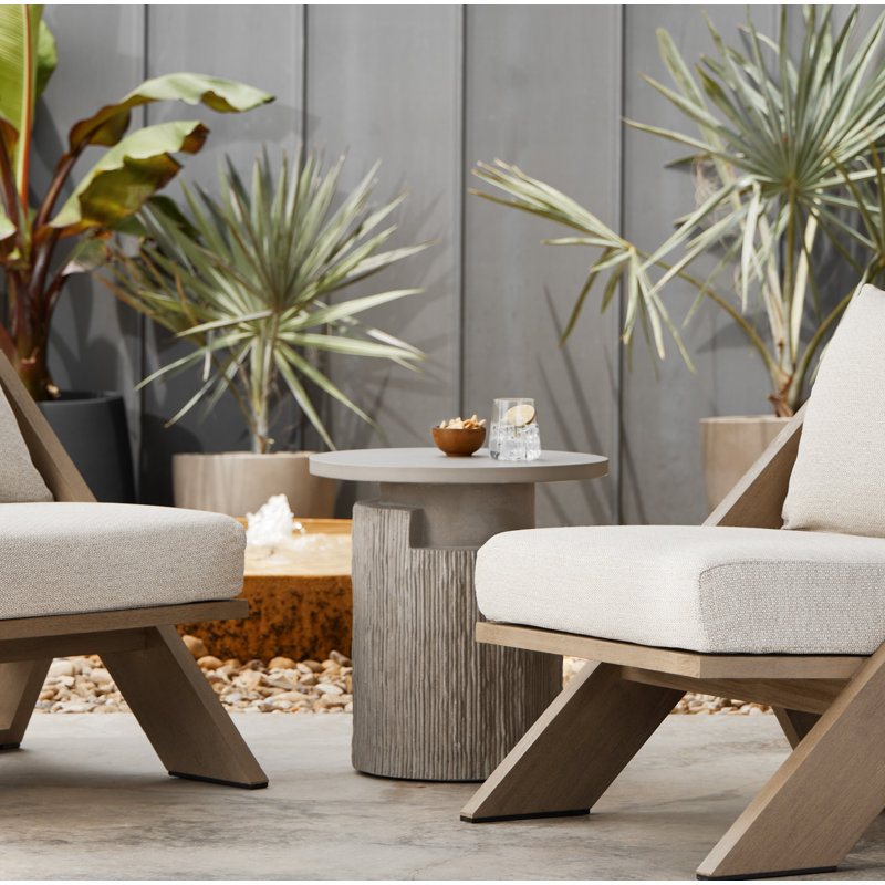 Huron Outdoor Round, 20" W x 20" L x 21" H