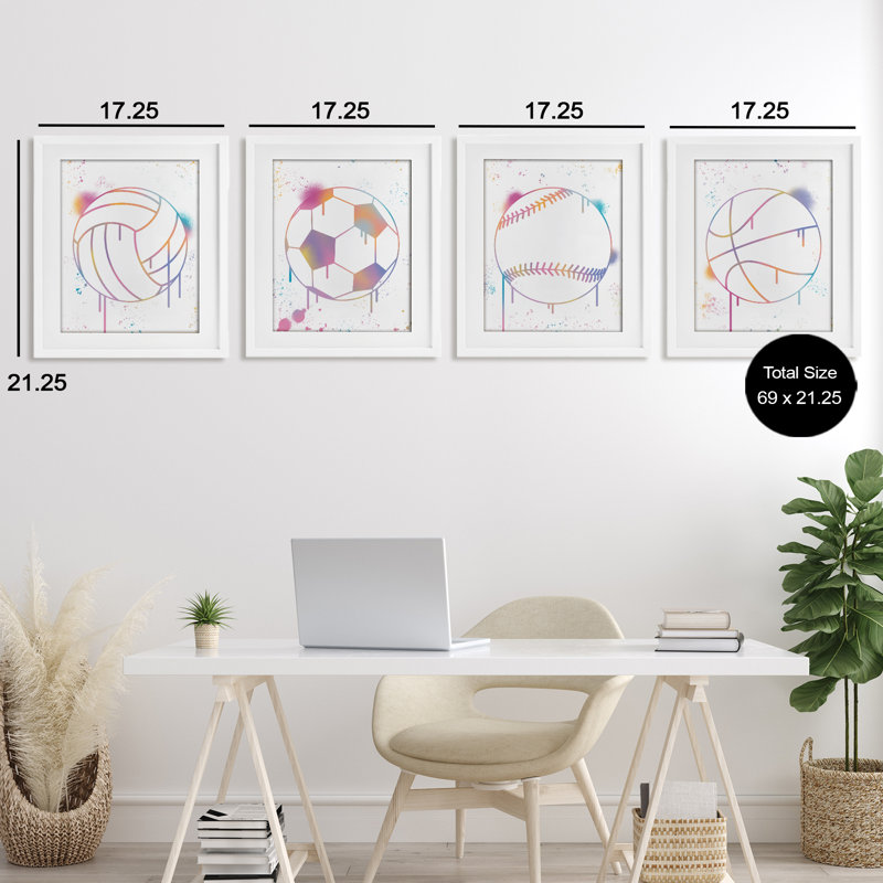 Ensemble de 4 balles de sport Modern Graffiti encadrées sous verre, design par Marcus Prime, H 21 po x l 17 po