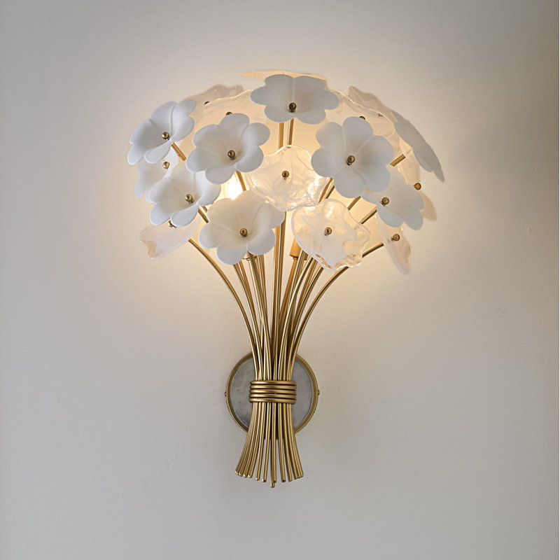 Marianne 2 - Light Wallchiere