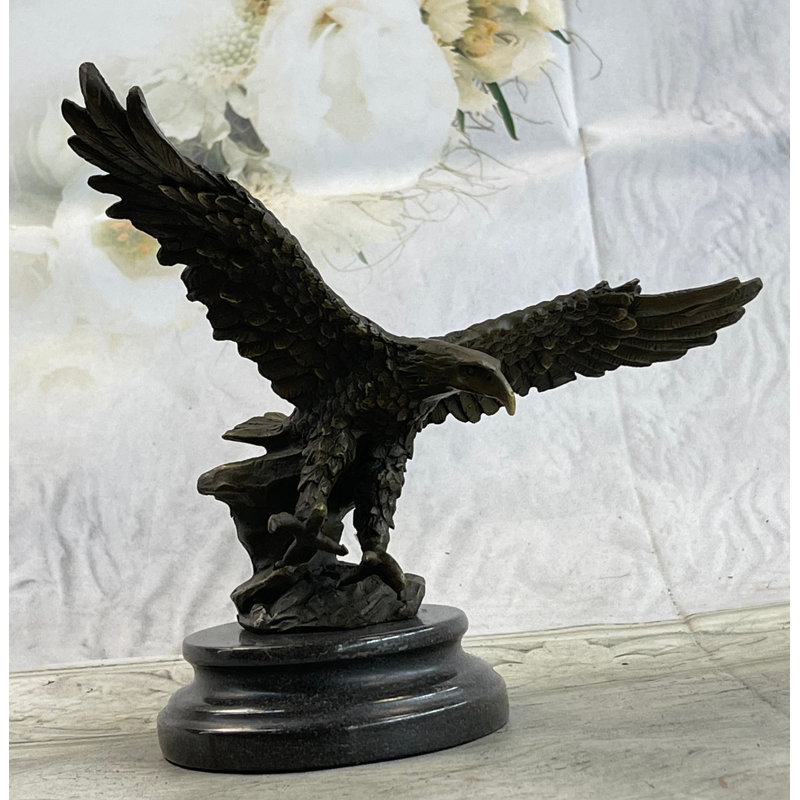 Figurine Landing Eagle avec ailes déployées