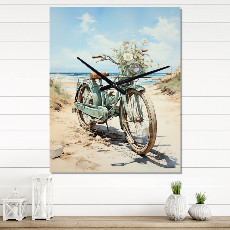 Vélo rétro avec panier sur la plage - horloge murale de plage, Médium