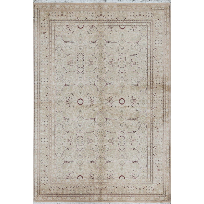 Tapis ivoire noué à la main de haute qualité