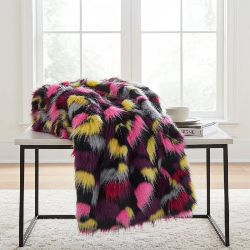 Jeté de luxe en fausse fourrure de couleur Bourgogne Plutus, l 60 po x L 84 po