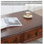 Table basse sculptée en acajou
