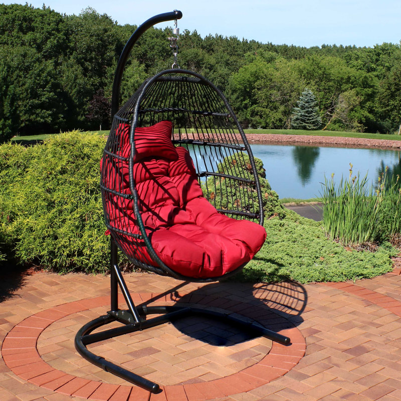 Chaise suspendue en polyéthylène avec coussins et support Cadmann - rouge, Rouge