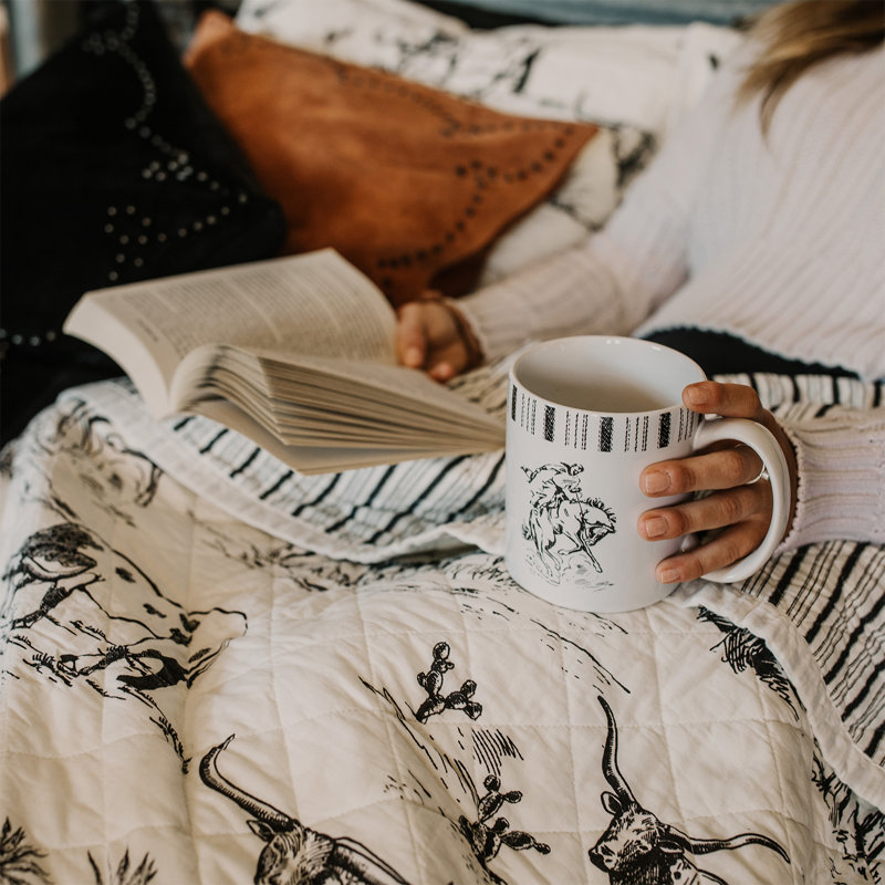 King Black and White Cotton Reversible Quilt Set