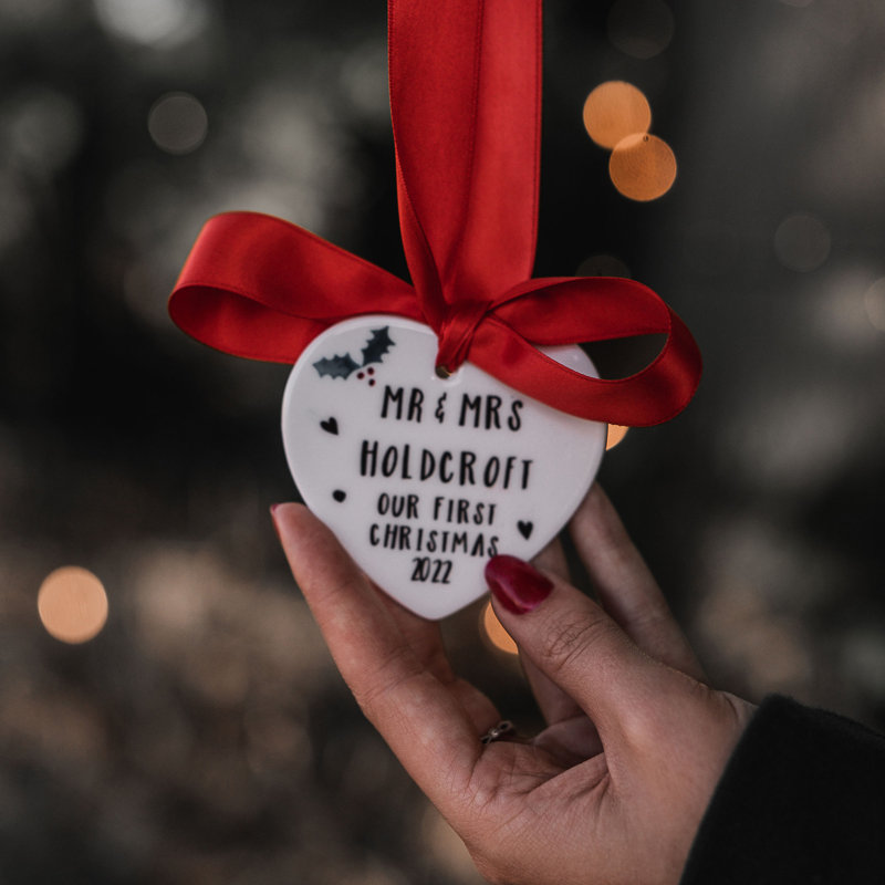 8cm Ceramic Holiday Shaped Ornament, Yes
