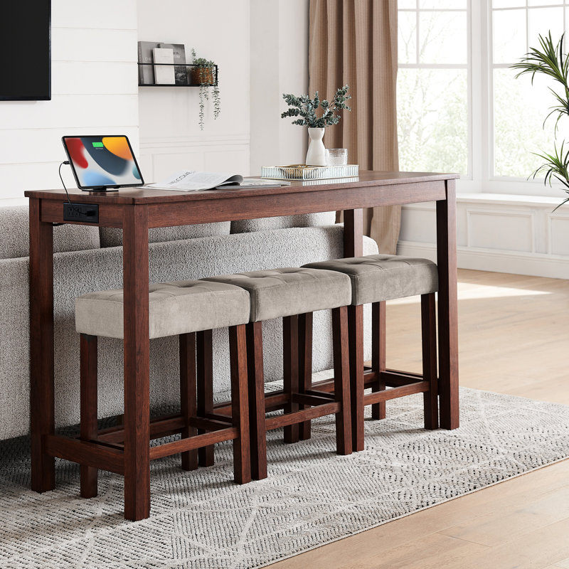 Table de bar et chaise 4 pièces avec charge de courant alternatif, table de 59 pouces, 3 tabourets en lin confortables résistants aux éclaboussures, pieds en bois massif, prise de courant encastrée pour salle à manger, tabourets rembourrés, pour la vie