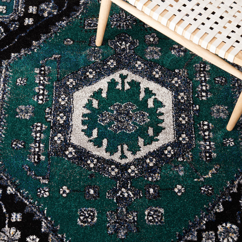 Tapis oriental vert / noir Djenabou, Rectangle 2 pi 7 po x 5 pi
