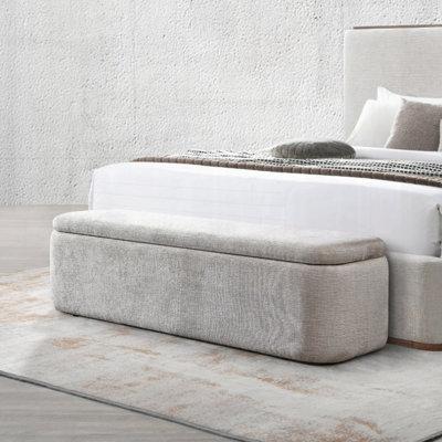 Banc de rangement rembourré en lin avec compartiment spacieux, parfait pour organiser et rehausser la décoration intérieure.
