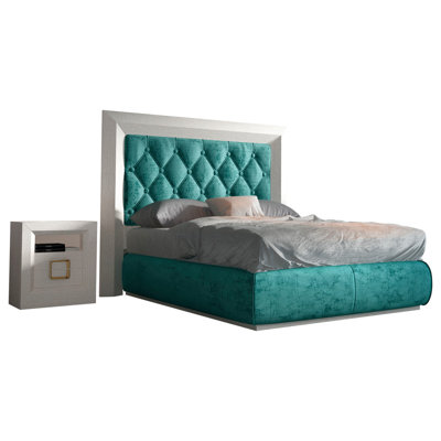 Kolar Upholstered Standard Bedroom Set