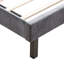 Grand lit tapissier en velours gris